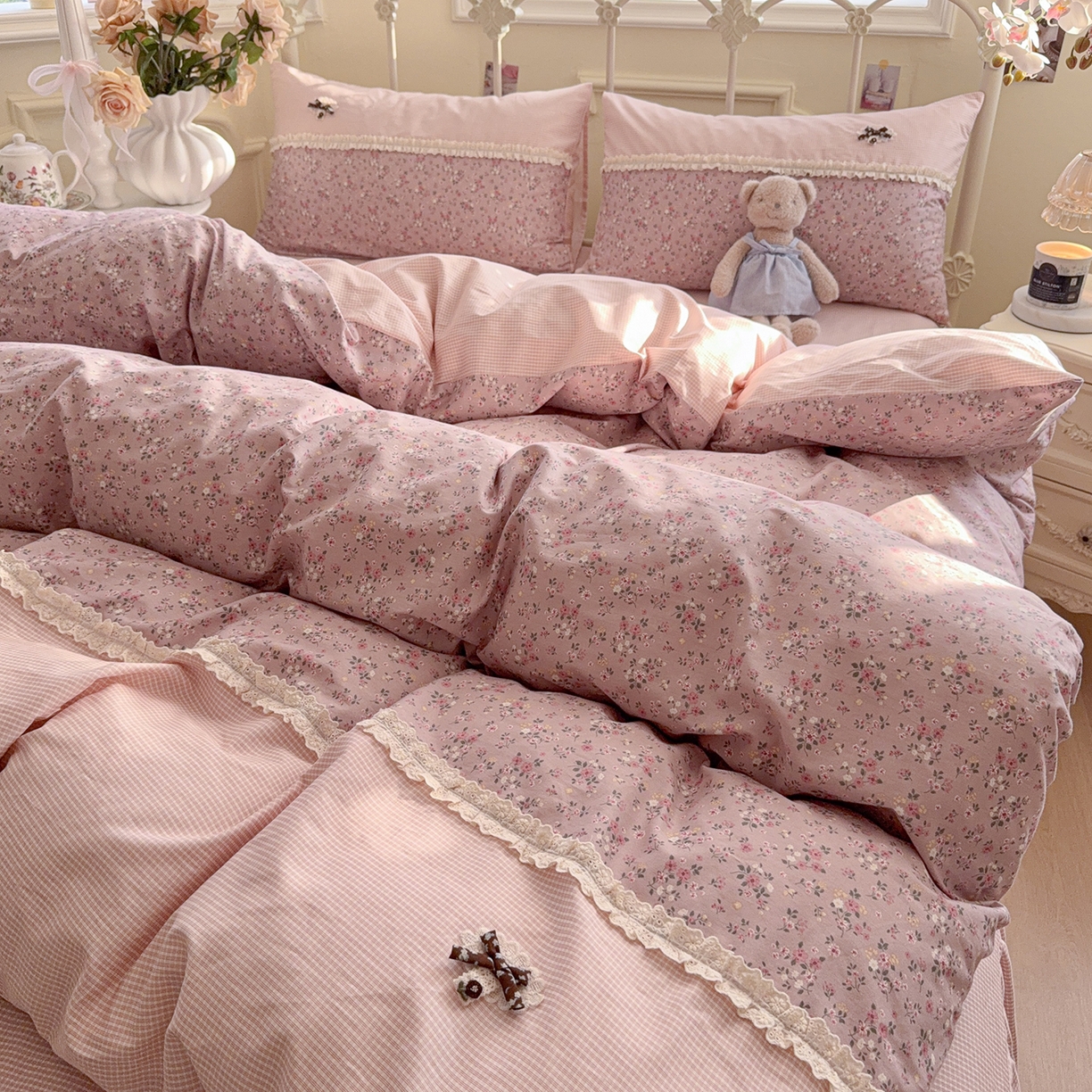 91家纺网 家纺一手货源 找家纺 安莱生活 2026年新品全棉纯棉小碎花刺绣花边款四件套-小碎花系列 花漾粉