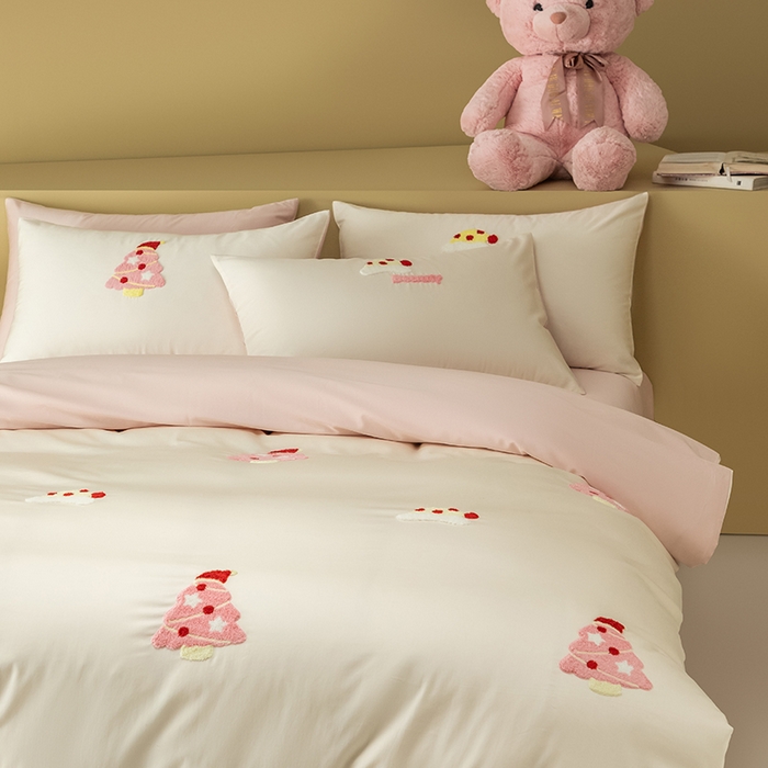 91家纺网 家纺一手货源 找家纺 （总）618家纺 2026新款A类100支全棉纯棉毛巾绣四件套-圣诞树系列