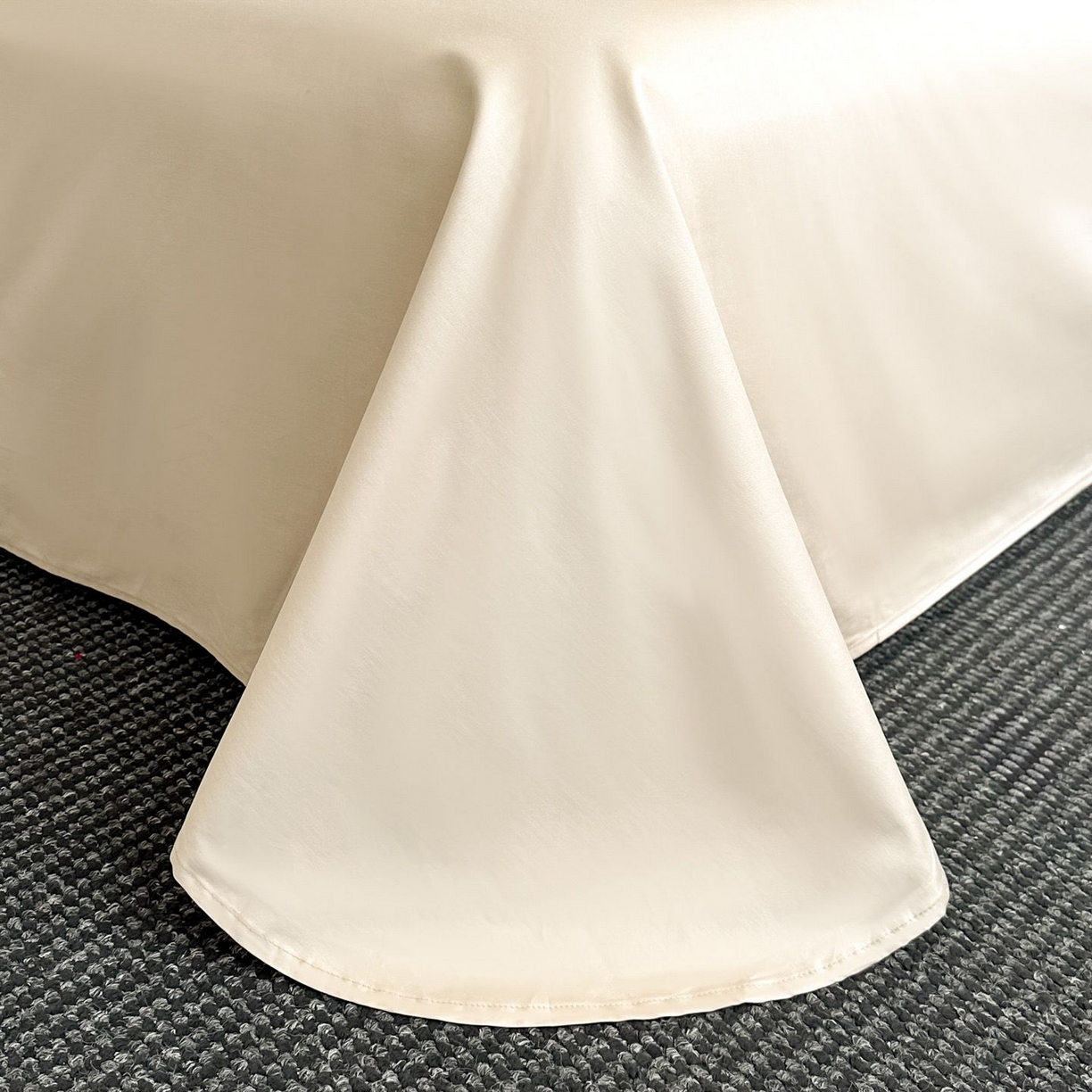 91家纺网 家纺一手货源 找家纺 新方向 2026新款刺绣全棉100s贡缎长绒棉四件套-持之以恒（严格控价.低于卖价.不给供货. 标准348元 加大368元） 持之以恒-香槟