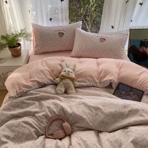 91家纺网 家纺一手货源 找家纺 （总）优承佳生活馆 2026新款软糯云朵棉刺绣三件套四件套单被套小熊系列-系列二