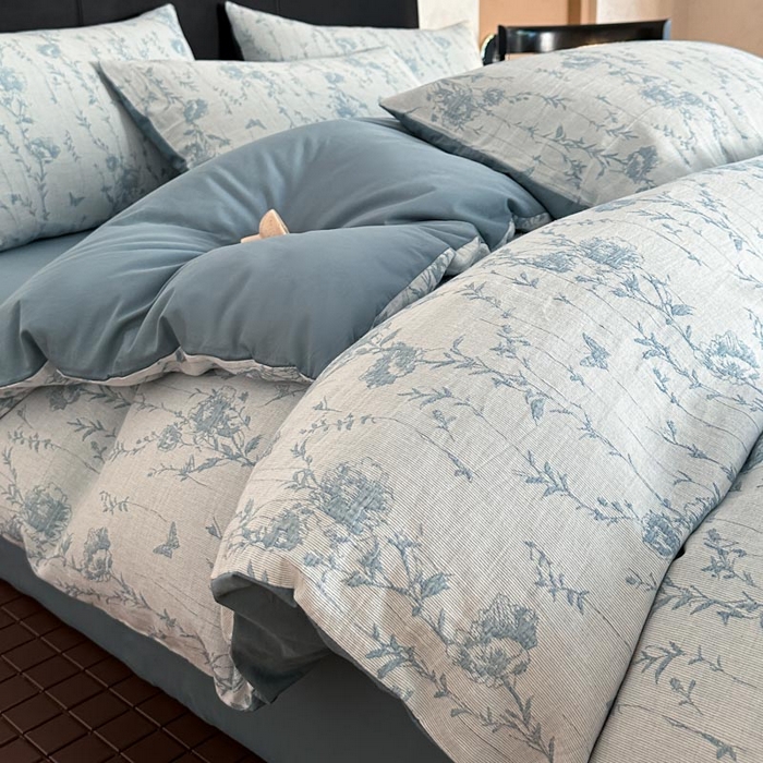 91家纺网 家纺一手货源 找家纺 ab家纺 2026新款全棉纯棉三层纱提花四件套 茵荔-浅蓝