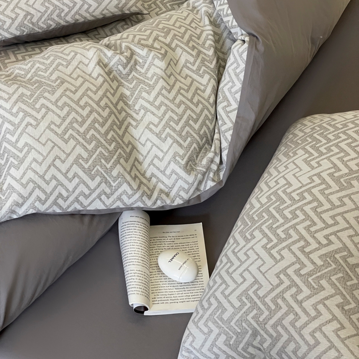 91家纺网 家纺一手货源 找家纺 ab家纺 2026新款全棉纯棉三层纱提花四件套 菱形格-灰