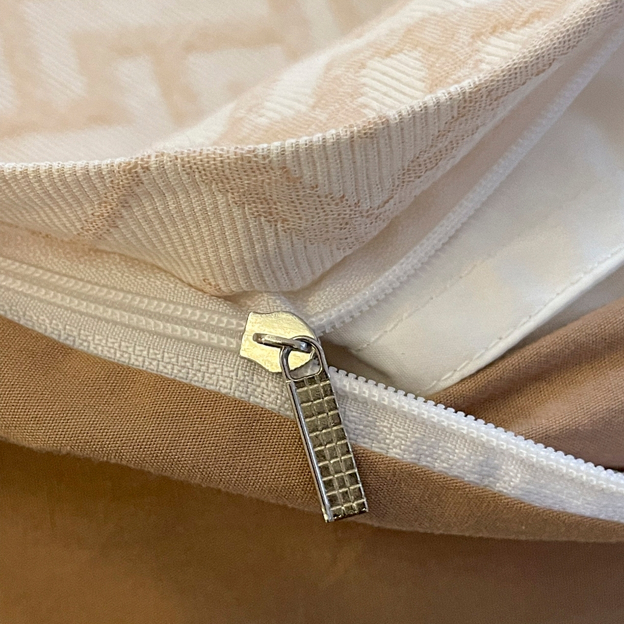 91家纺网 家纺一手货源 找家纺 ab家纺 2026新款全棉纯棉三层纱提花四件套 菱形格-米咖