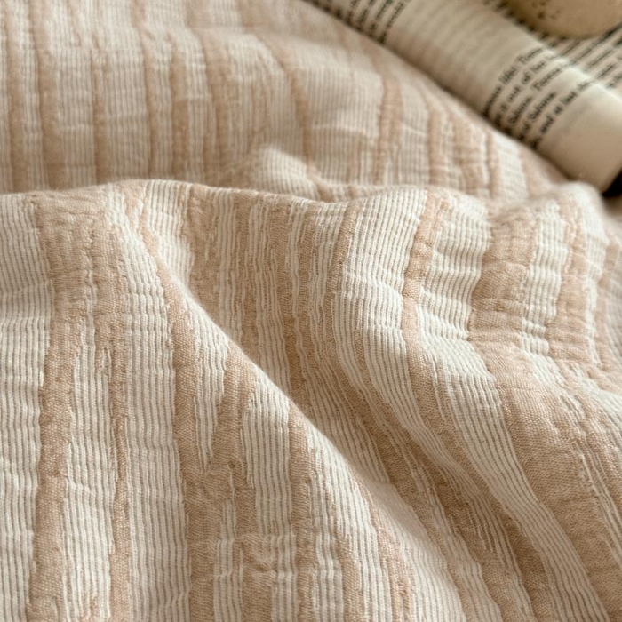 91家纺网 家纺一手货源 找家纺 ab家纺 2026新款全棉纯棉三层纱提花四件套 米亚-米咖