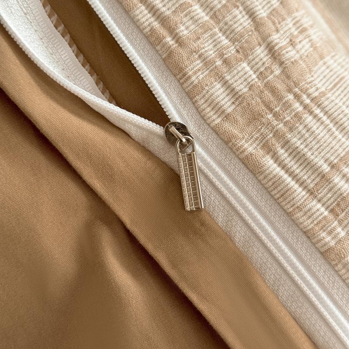 91家纺网 家纺一手货源 找家纺 ab家纺 2026新款全棉纯棉三层纱提花四件套 米亚-米咖