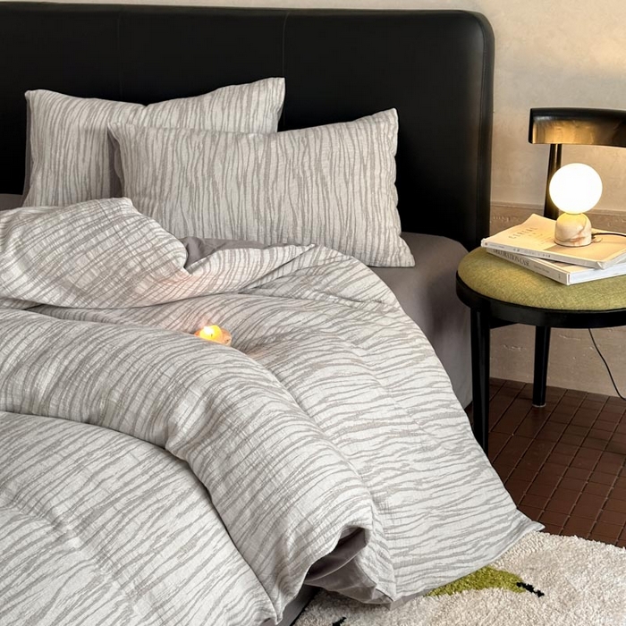 91家纺网 家纺一手货源 找家纺 ab家纺 2026新款全棉纯棉三层纱提花四件套 米亚-灰