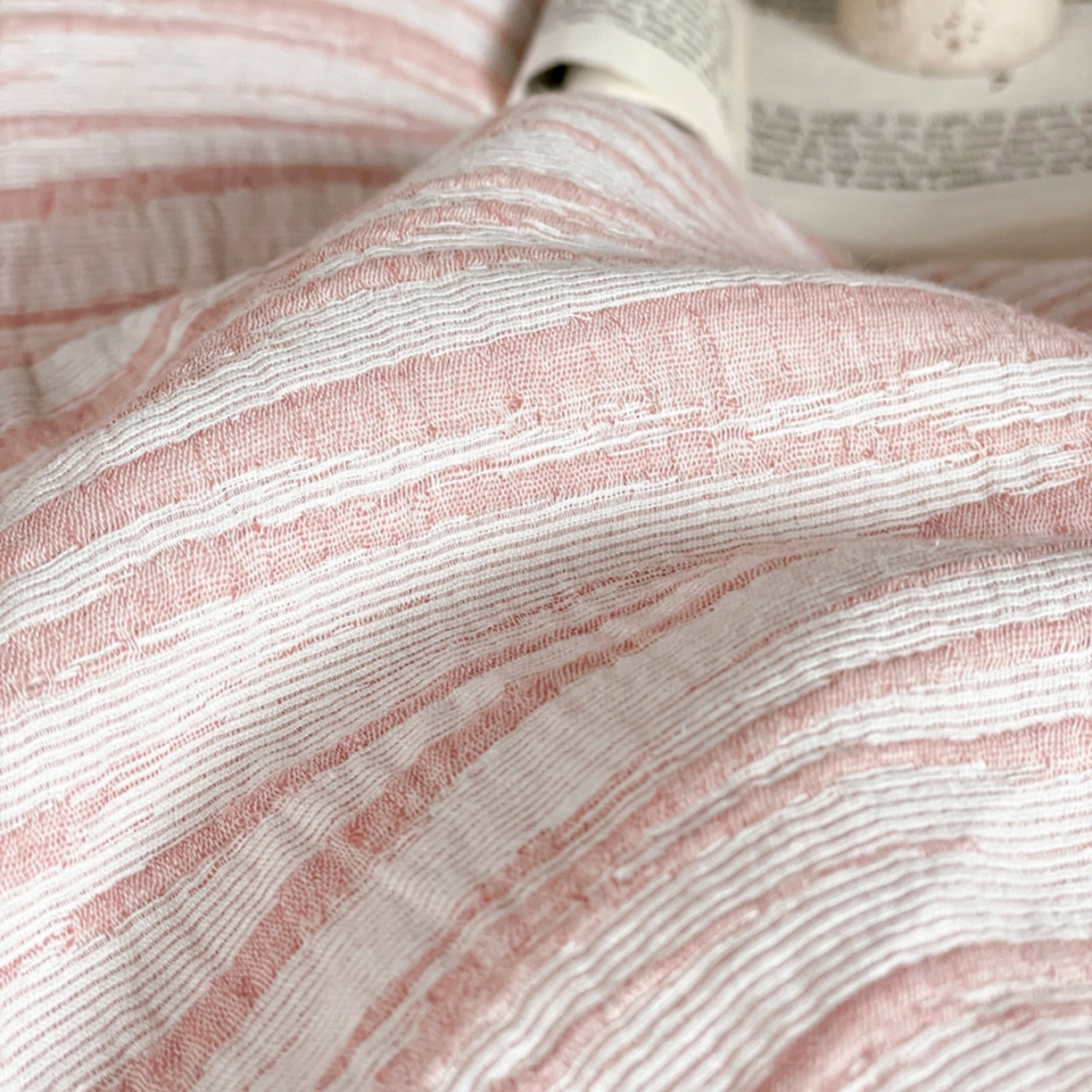 91家纺网 家纺一手货源 找家纺 ab家纺 2026新款全棉纯棉三层纱提花四件套 米亚-粉