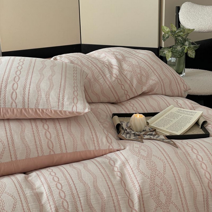 91家纺网 家纺一手货源 找家纺 ab家纺 2026新款全棉纯棉三层纱提花四件套 暖阳-粉