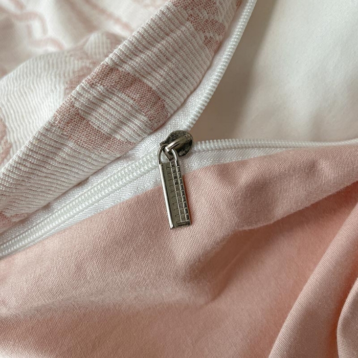 91家纺网 家纺一手货源 找家纺 ab家纺 2026新款全棉纯棉三层纱提花四件套 暖阳-粉