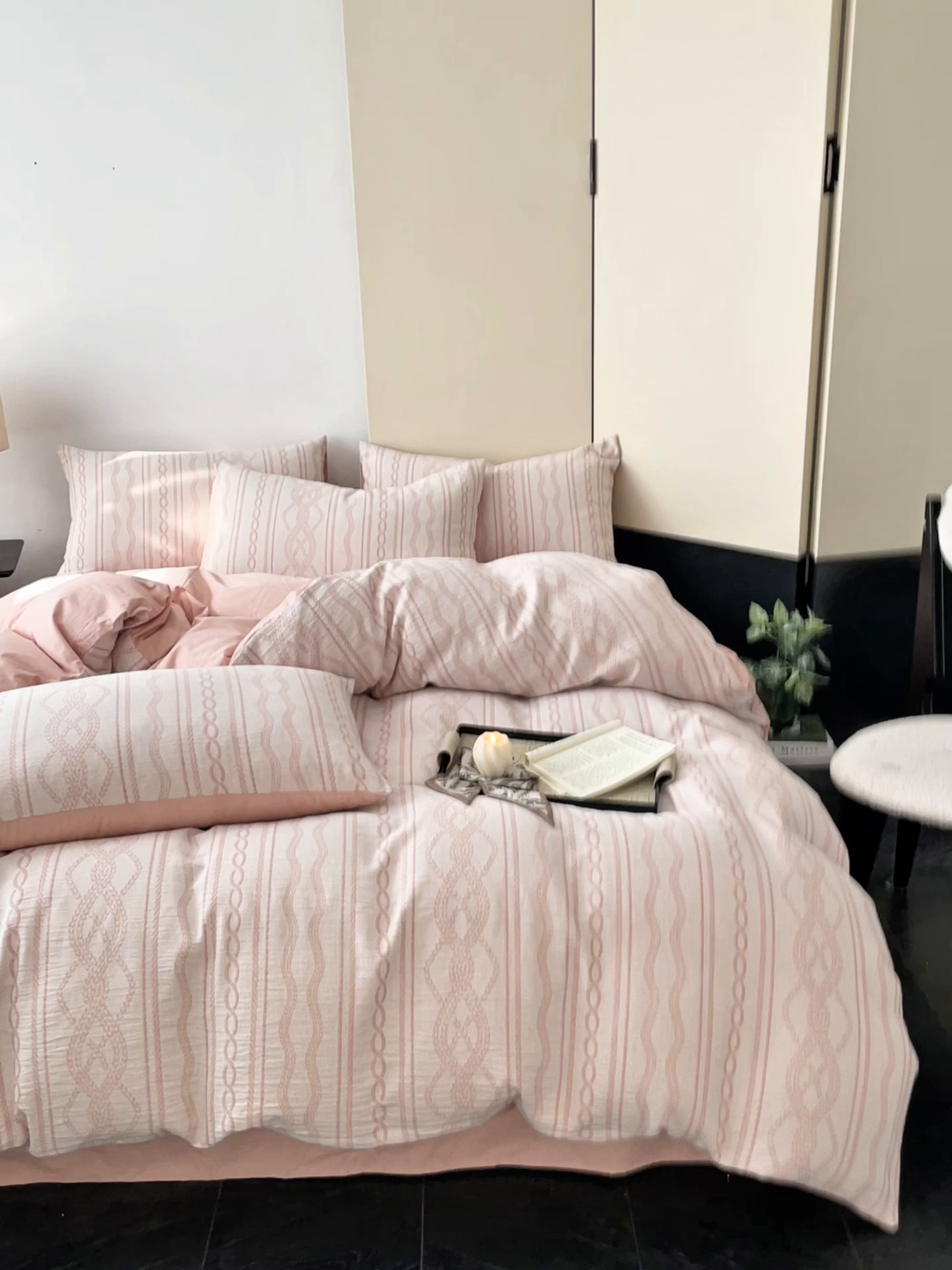 91家纺网 家纺一手货源 找家纺 ab家纺 2026新款全棉纯棉三层纱提花四件套 暖阳-粉