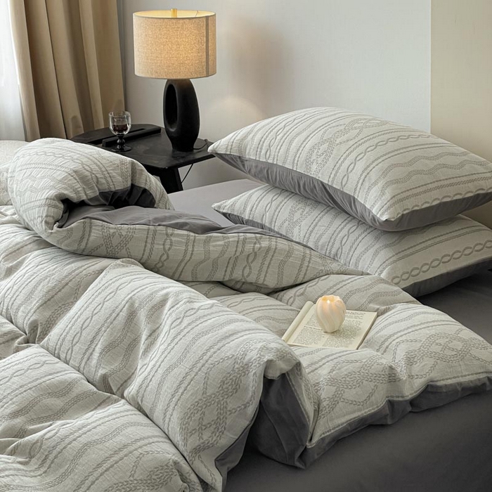 91家纺网 家纺一手货源 找家纺 ab家纺 2026新款全棉纯棉三层纱提花四件套 暖阳-灰