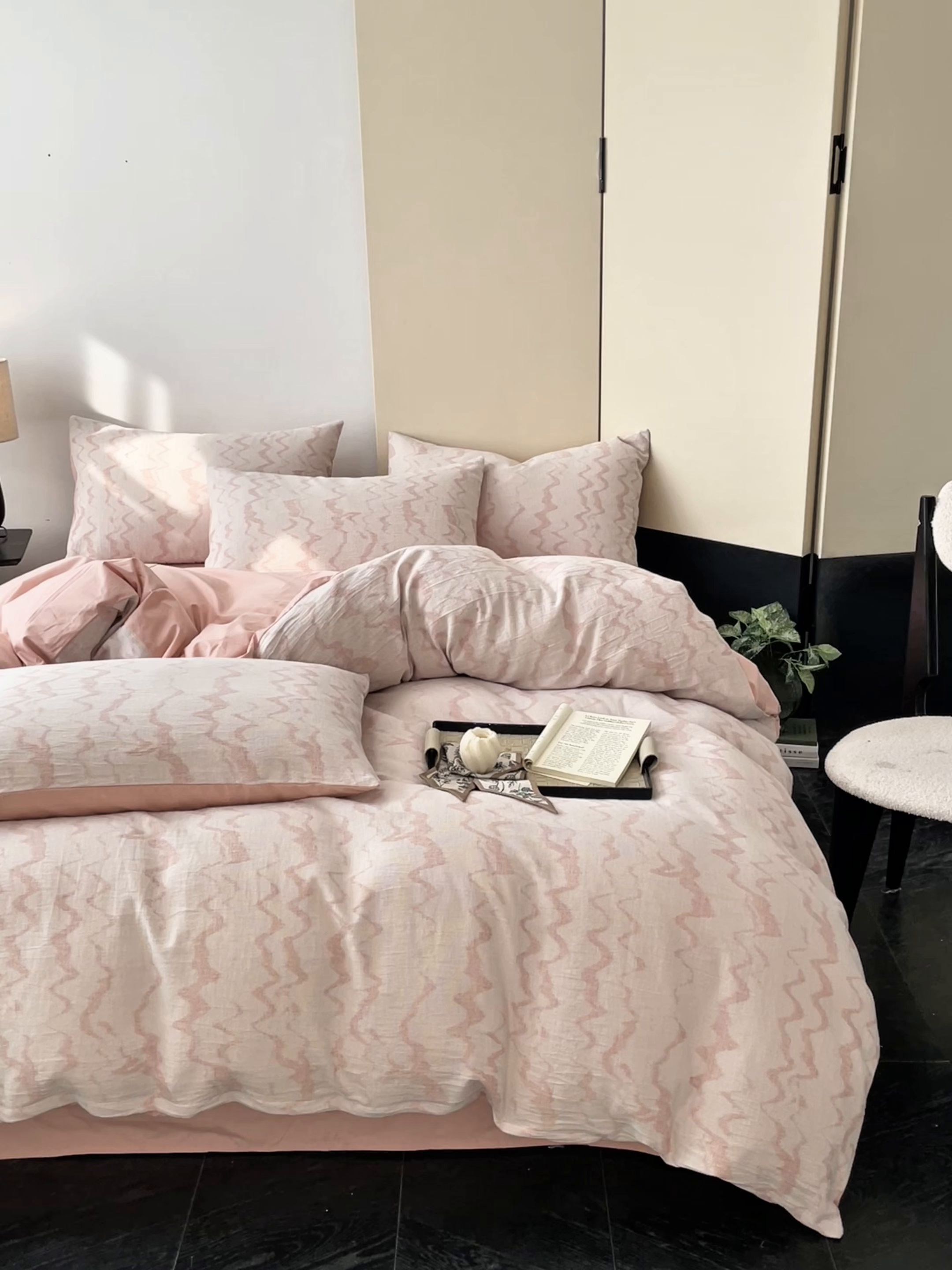 91家纺网 家纺一手货源 找家纺 ab家纺 2026新款全棉纯棉三层纱提花四件套 素影-豆沙