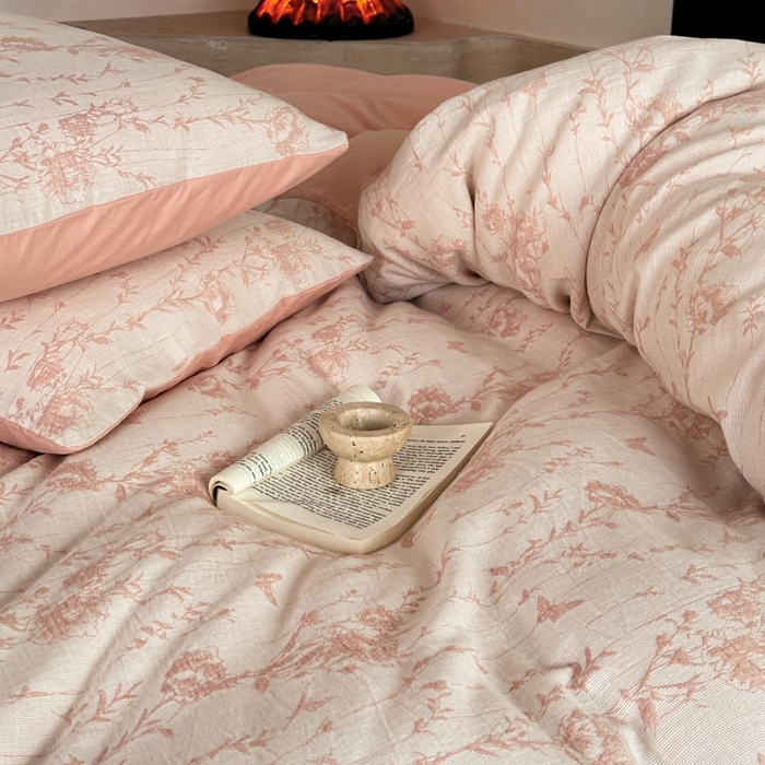 91家纺网 家纺一手货源 找家纺 ab家纺 2026新款全棉纯棉三层纱提花四件套 茵荔-粉