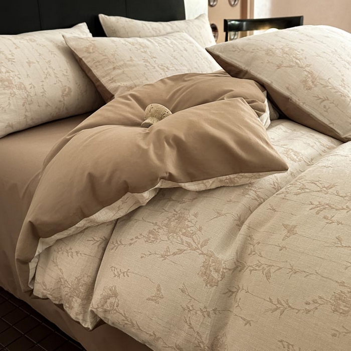 91家纺网 家纺一手货源 找家纺 ab家纺 2026新款全棉纯棉三层纱提花四件套 茵荔-米咖