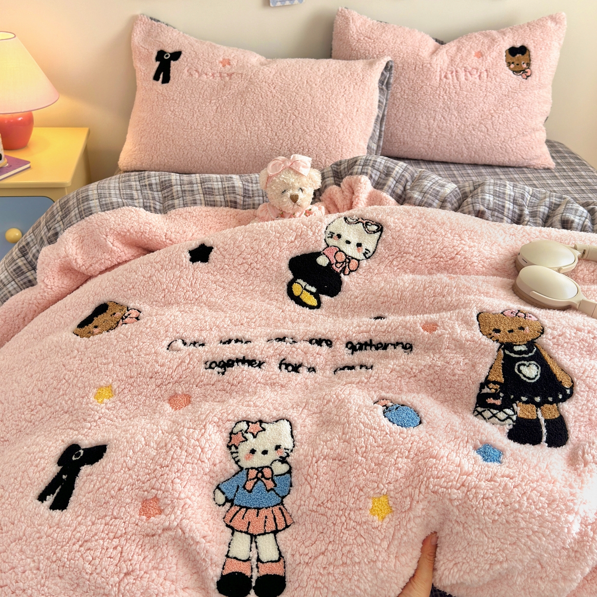 91家纺网 家纺一手货源 找家纺 （总）乐童家纺 2025新款高克重羊羔毛毛巾绣四件套