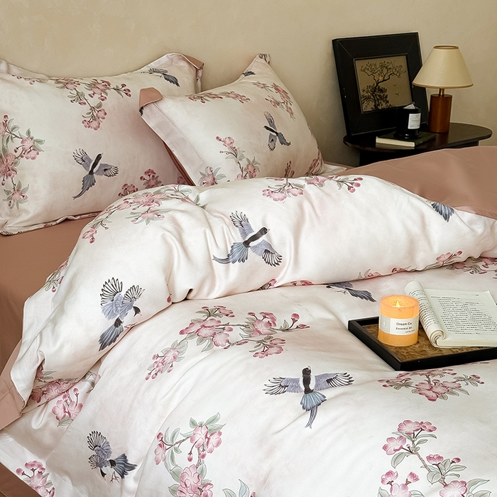 91家纺网 家纺一手货源 找家纺 Mr.pig猪先生水洗棉 2025新款羊毛印花工艺宽边四件套 棠鹊鸣春-宽边