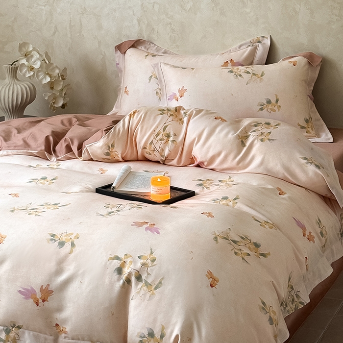 91家纺网 家纺一手货源 找家纺 Mr.pig猪先生水洗棉 2025新款羊毛印花工艺宽边四件套 锦鲤栖溪-宽边