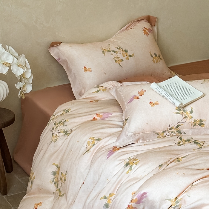 91家纺网 家纺一手货源 找家纺 Mr.pig猪先生水洗棉 2025新款羊毛印花工艺宽边四件套 锦鲤栖溪-宽边