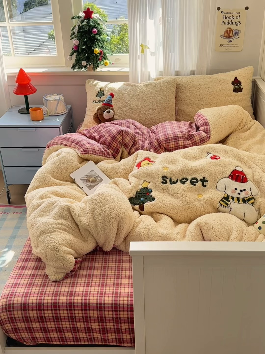 91家纺网 家纺一手货源 找家纺 乐童家纺 2025新款高克重羊羔毛毛巾绣四件套-圣诞小狗