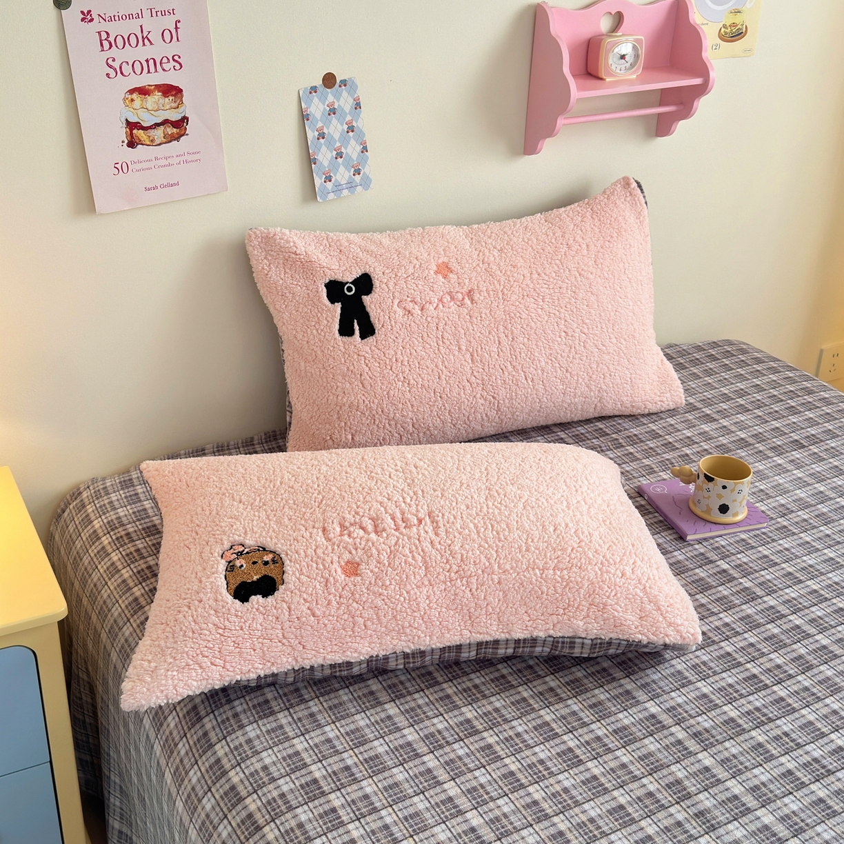 91家纺网 家纺一手货源 找家纺 一霖家纺 2025新款高克重羊羔毛毛巾绣四件套 羊羔毛-黑皮KT