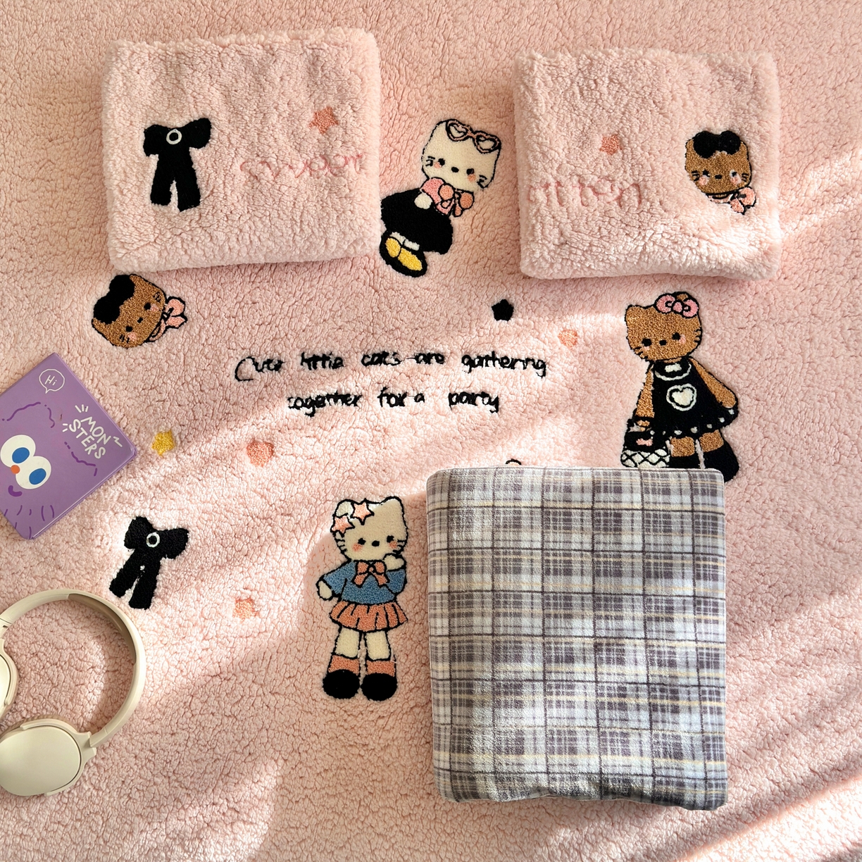 91家纺网 家纺一手货源 找家纺 一霖家纺 2025新款高克重羊羔毛毛巾绣四件套 羊羔毛-黑皮KT