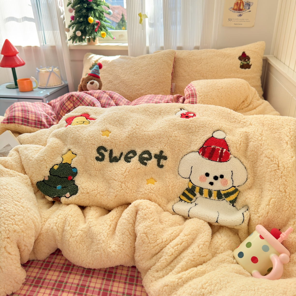 91家纺网 家纺一手货源 找家纺 一霖家纺 2025新款高克重羊羔毛毛巾绣四件套 圣诞小狗