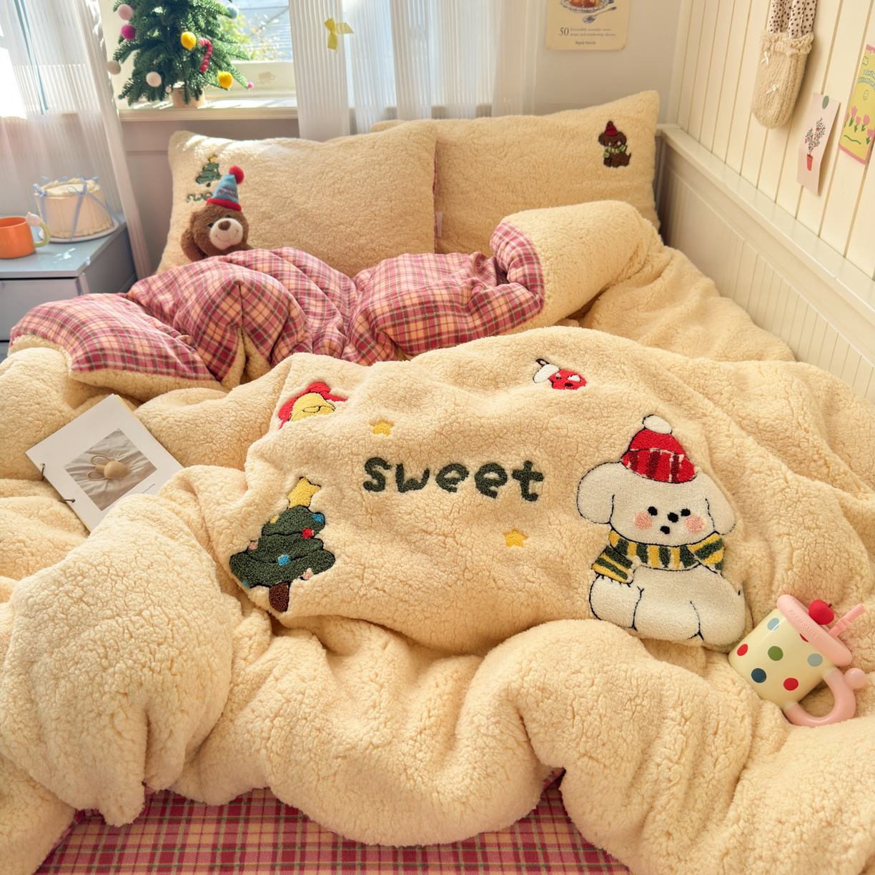 91家纺网 家纺一手货源 找家纺 一霖家纺 2025新款高克重羊羔毛毛巾绣四件套 圣诞小狗