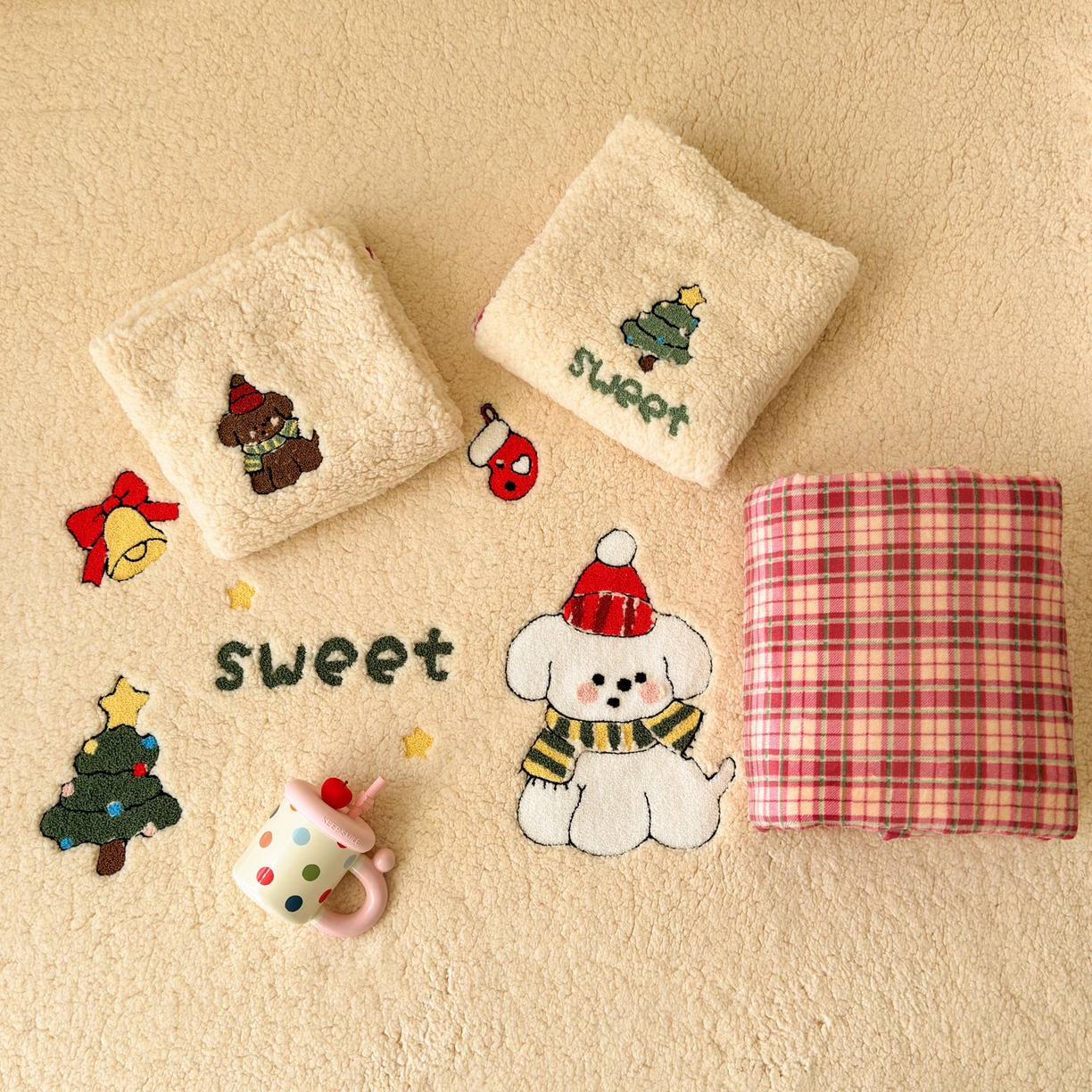 91家纺网 家纺一手货源 找家纺 一霖家纺 2025新款高克重羊羔毛毛巾绣四件套 圣诞小狗