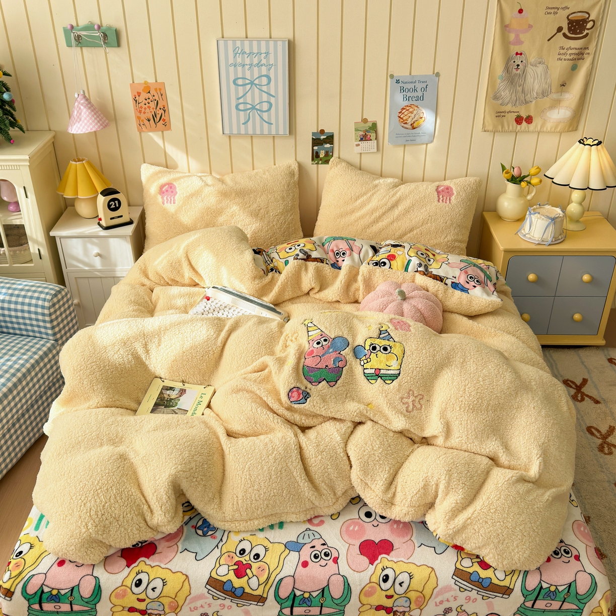 一霖家纺 2025新款高克重羊羔毛毛巾绣四件套 吹泡泡的海宝黄