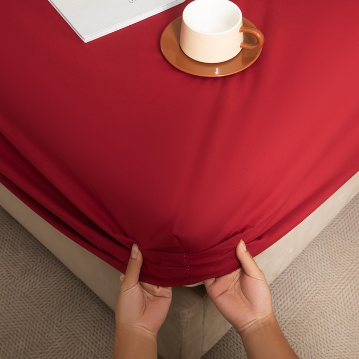 91家纺网 家纺一手货源 找家纺 三悦四季 2026新款纯色亲肤磨毛防水床笠跨境直播爆款床笠三件套外贸可定制任意尺寸 酒红