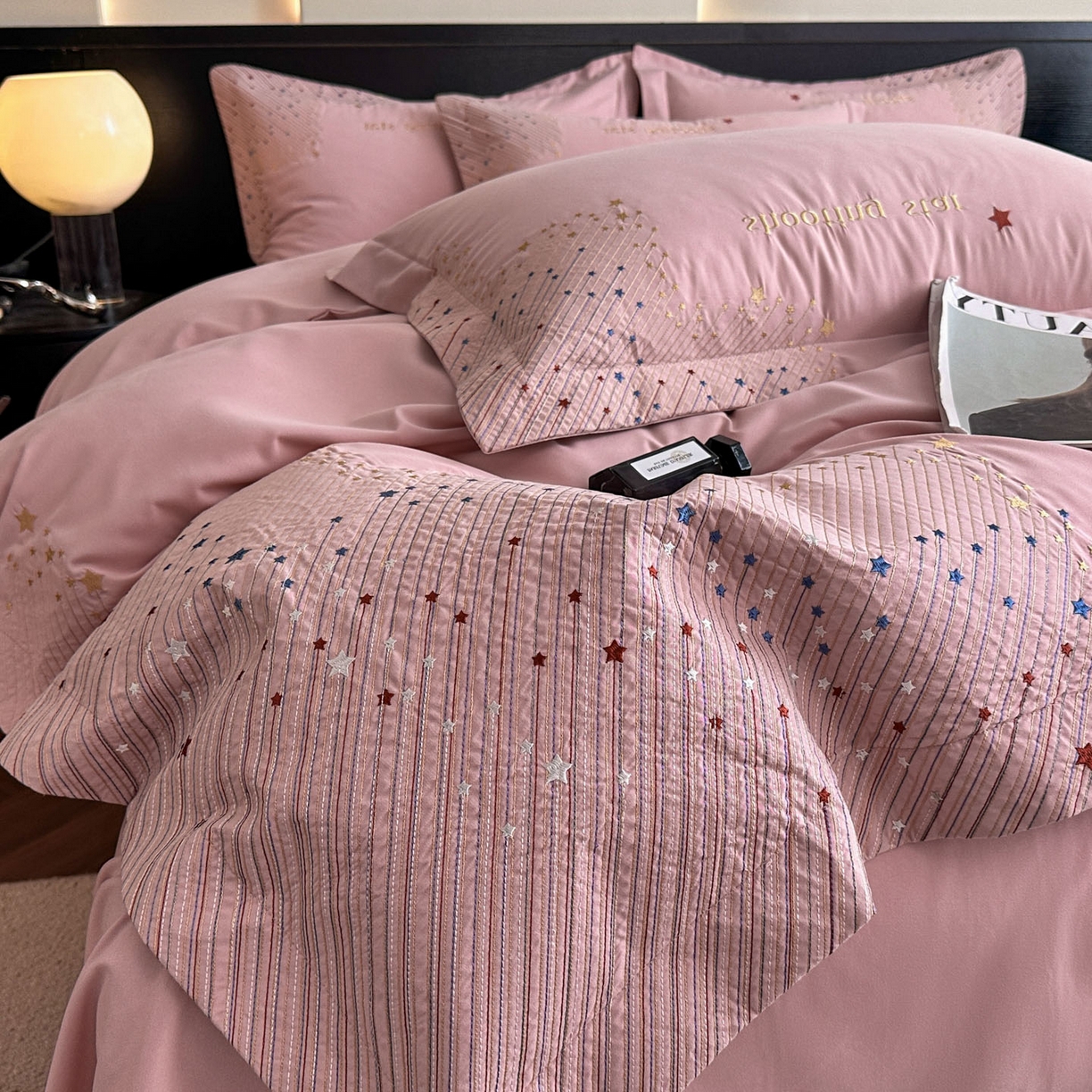 91家纺网 家纺一手货源 找家纺 （总）苏源家居 2026新款轻奢风刺绣亲肤棉磨毛四件套