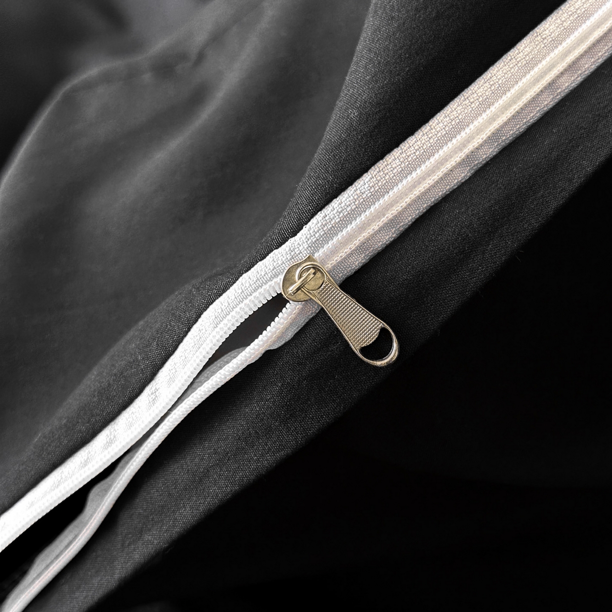 91家纺网 家纺一手货源 找家纺 苏源家居 2026新款轻奢风刺绣亲肤棉磨毛四件套 璀璨-曜石黑