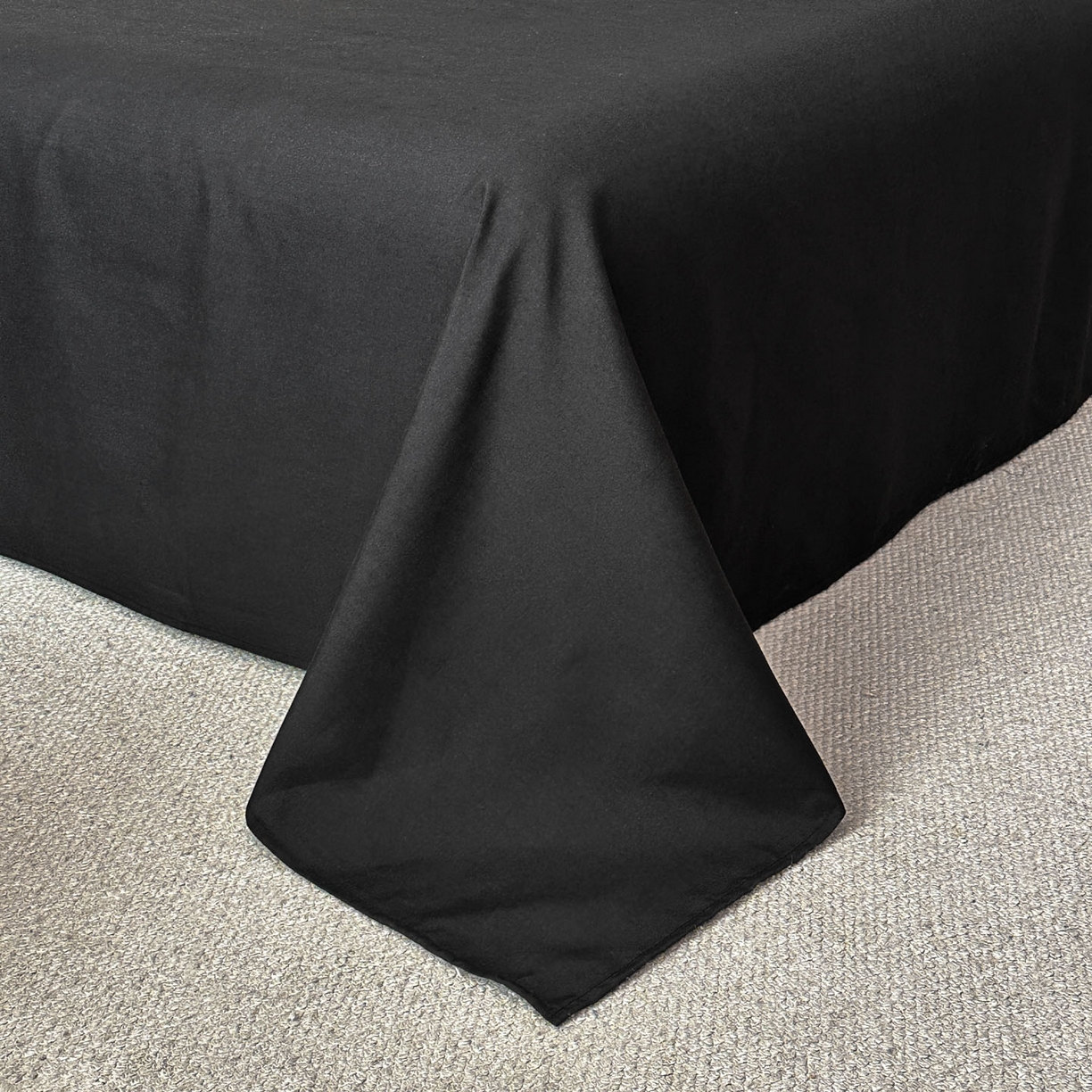 91家纺网 家纺一手货源 找家纺 苏源家居 2026新款轻奢风刺绣亲肤棉磨毛四件套 璀璨-曜石黑