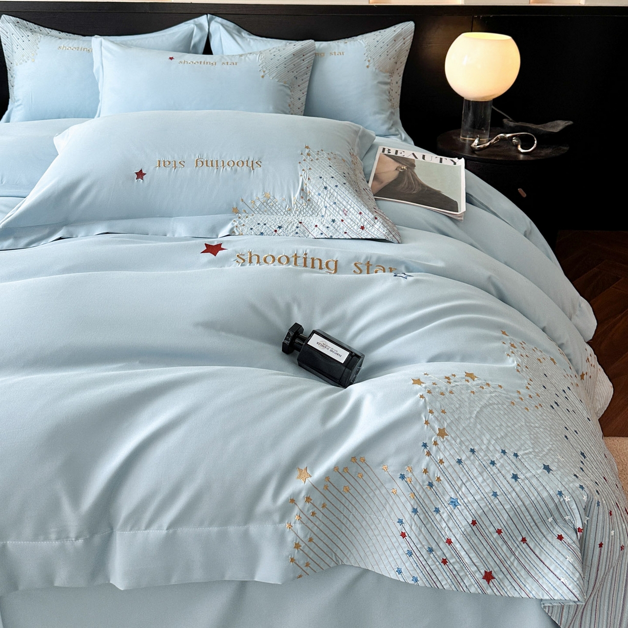 91家纺网 家纺一手货源 找家纺 苏源家居 2026新款轻奢风刺绣亲肤棉磨毛四件套 璀璨-天空蓝