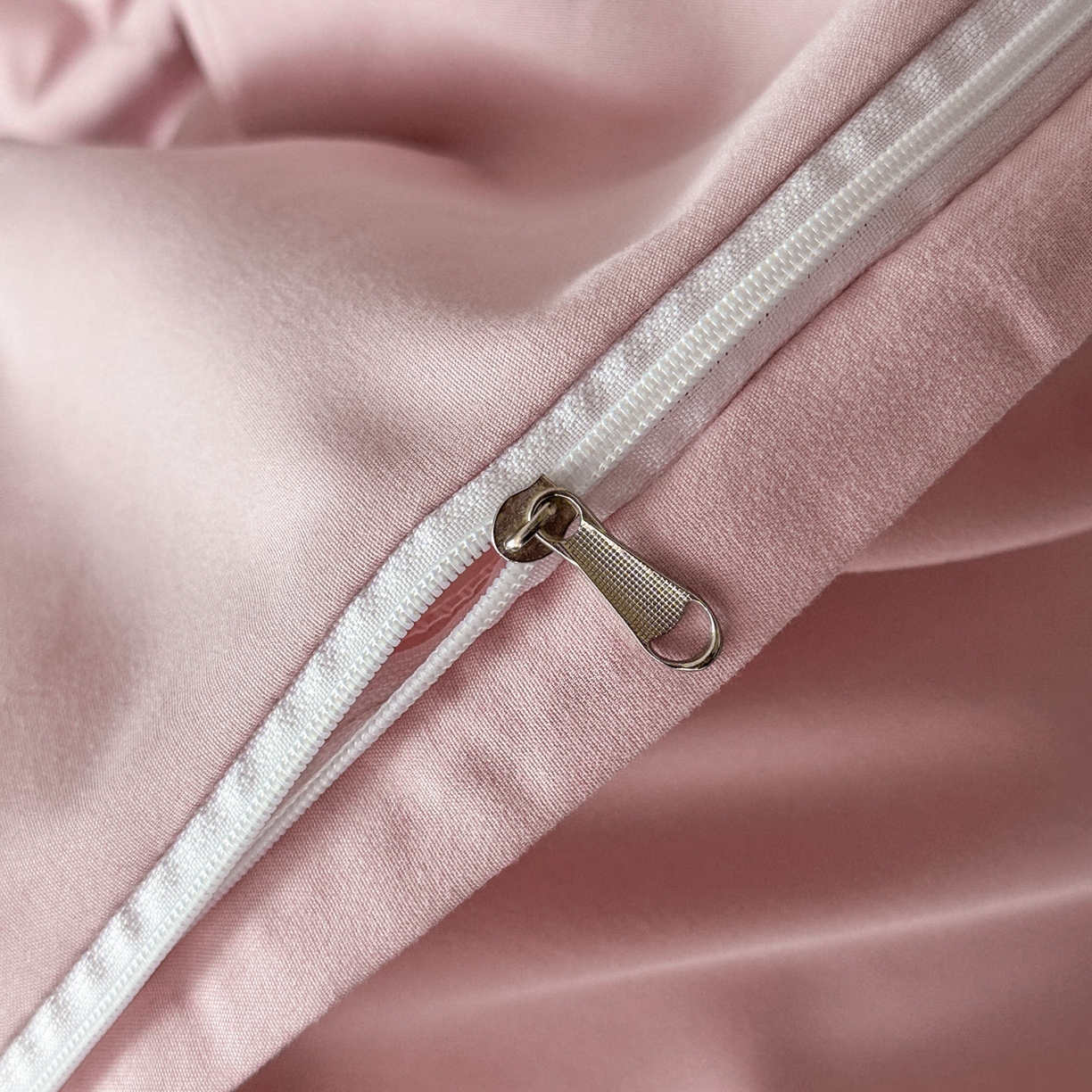 91家纺网 家纺一手货源 找家纺 苏源家居 2026新款轻奢风刺绣亲肤棉磨毛四件套 璀璨-豆沙粉