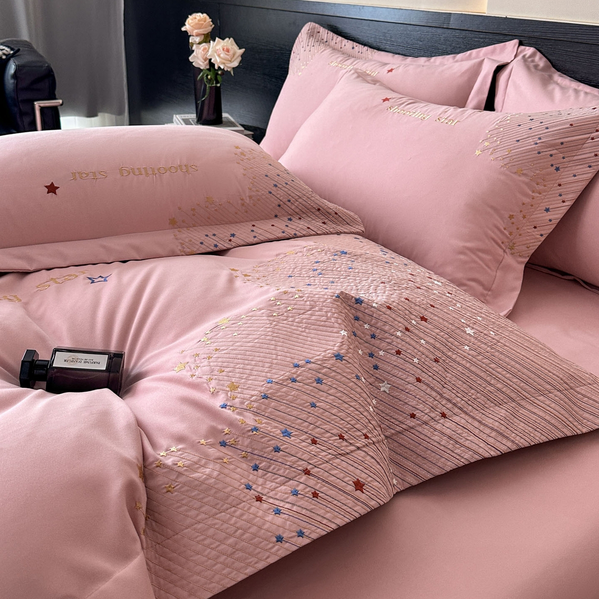 91家纺网 家纺一手货源 找家纺 苏源家居 2026新款轻奢风刺绣亲肤棉磨毛四件套 璀璨-豆沙粉