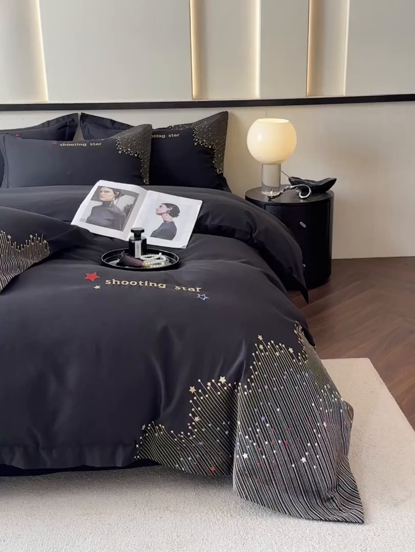 91家纺网 家纺一手货源 找家纺 苏源家居 2026新款轻奢风刺绣亲肤棉磨毛四件套 璀璨-曜石黑