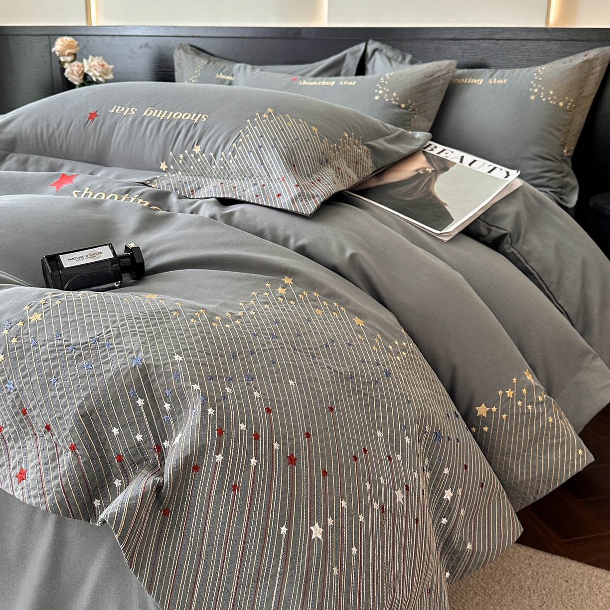 91家纺网 家纺一手货源 找家纺 苏源家居 2026新款轻奢风刺绣亲肤棉磨毛四件套 璀璨-高级灰