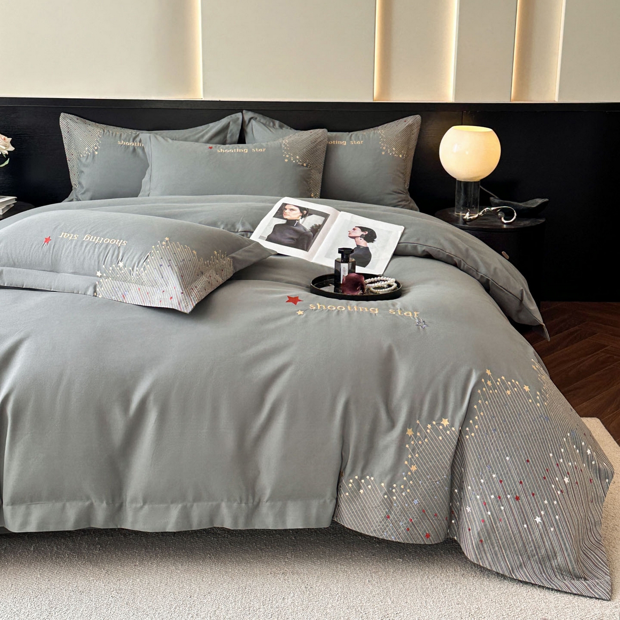 91家纺网 家纺一手货源 找家纺 苏源家居 2026新款轻奢风刺绣亲肤棉磨毛四件套 璀璨-高级灰