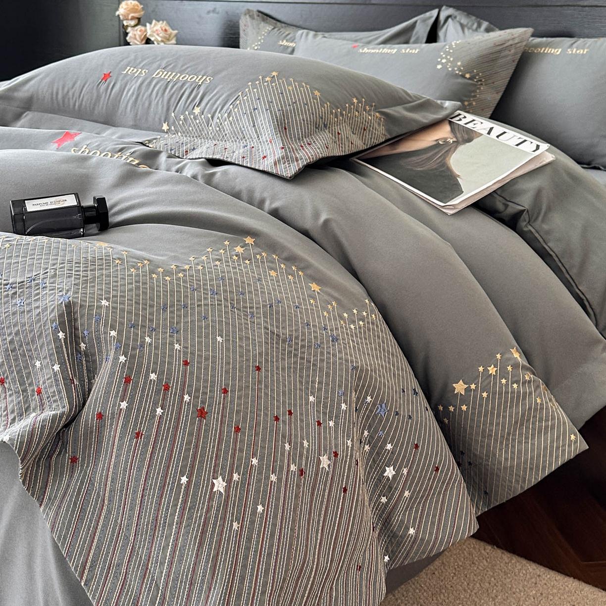 91家纺网 家纺一手货源 找家纺 苏源家居 2026新款轻奢风刺绣亲肤棉磨毛四件套 璀璨-高级灰