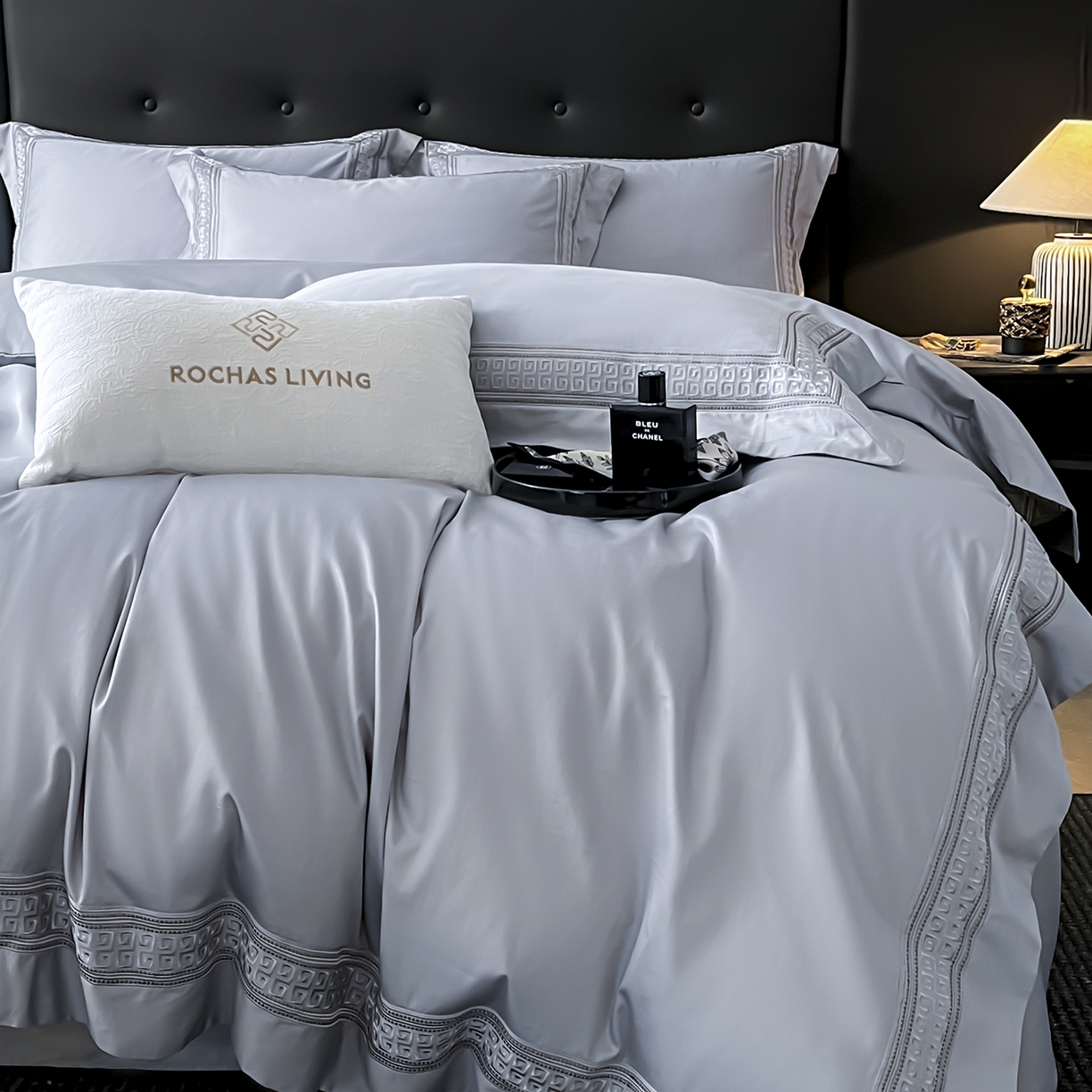 91家纺网 家纺一手货源 找家纺 置顶家纺 2025新款简希亲肤重工刺绣系列四件套 简希-瓷器蓝