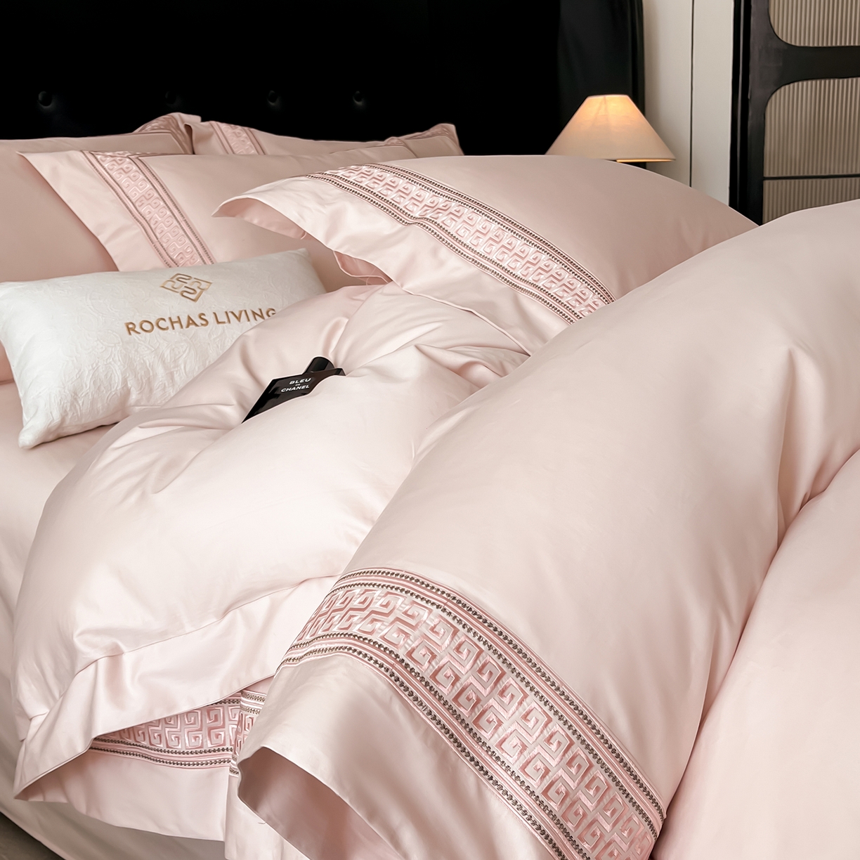 91家纺网 家纺一手货源 找家纺 置顶家纺 2025新款简希亲肤重工刺绣系列四件套 简希-粉