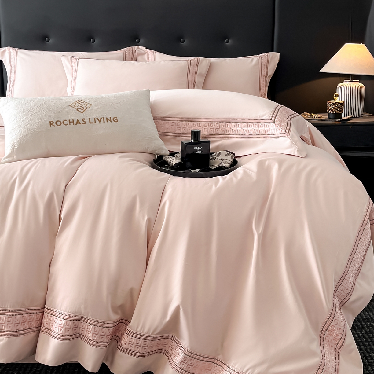 91家纺网 家纺一手货源 找家纺 置顶家纺 2025新款简希亲肤重工刺绣系列四件套 简希-粉