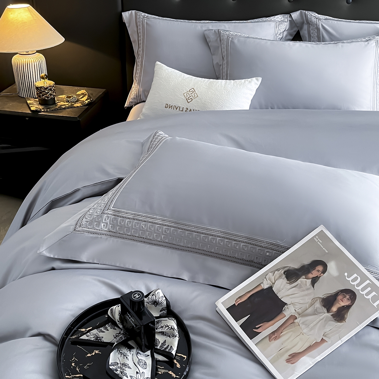 91家纺网 家纺一手货源 找家纺 置顶家纺 2025新款简希亲肤重工刺绣系列四件套 简希-瓷器蓝