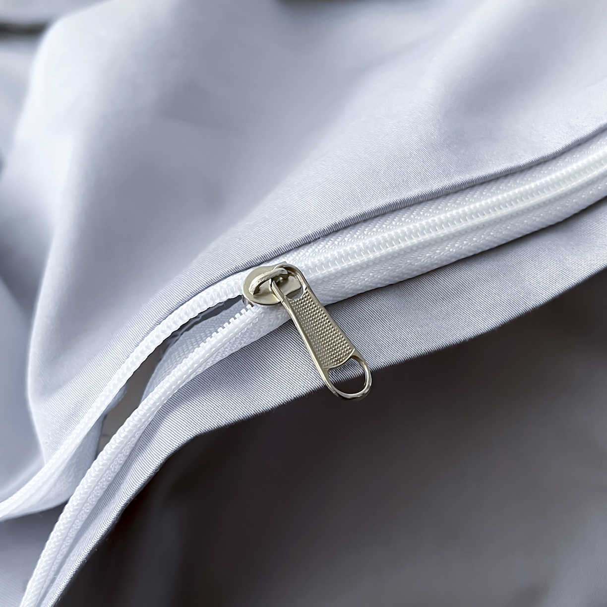 91家纺网 家纺一手货源 找家纺 置顶家纺 2025新款简希亲肤重工刺绣系列四件套 简希-瓷器蓝