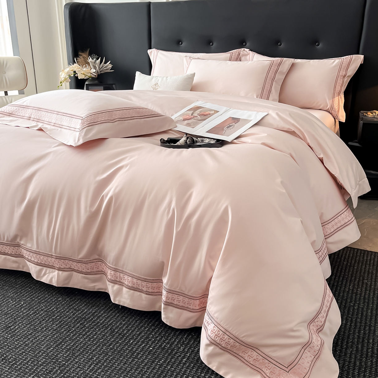 91家纺网 家纺一手货源 找家纺 置顶家纺 2025新款简希亲肤重工刺绣系列四件套 简希-粉