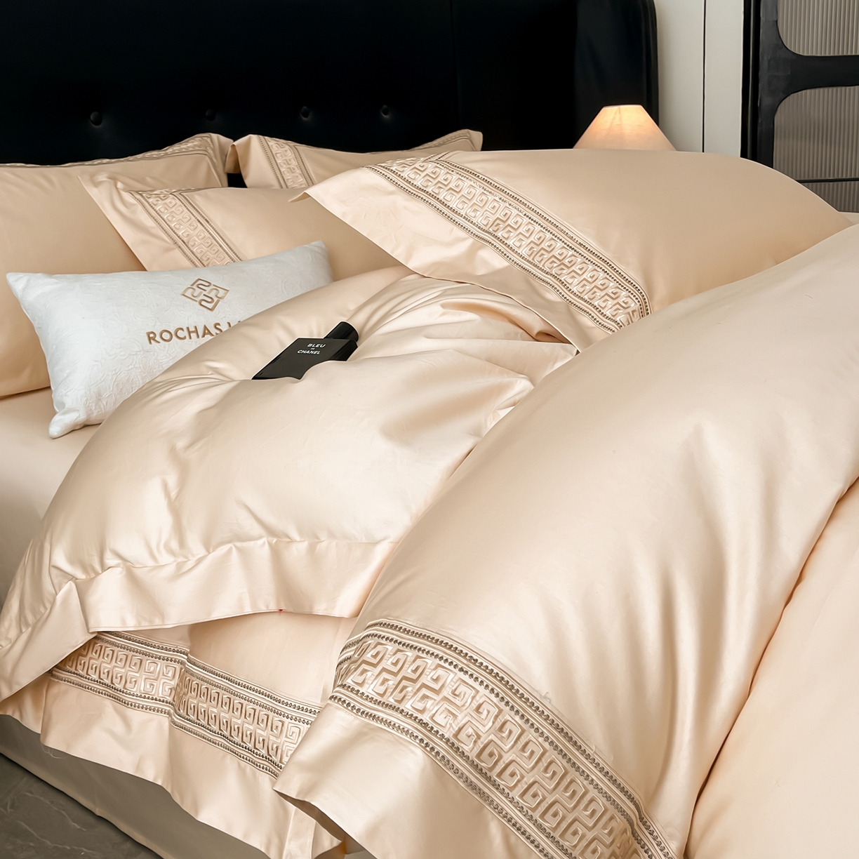 91家纺网 家纺一手货源 找家纺 置顶家纺 2025新款简希亲肤重工刺绣系列四件套 简希-浅香槟