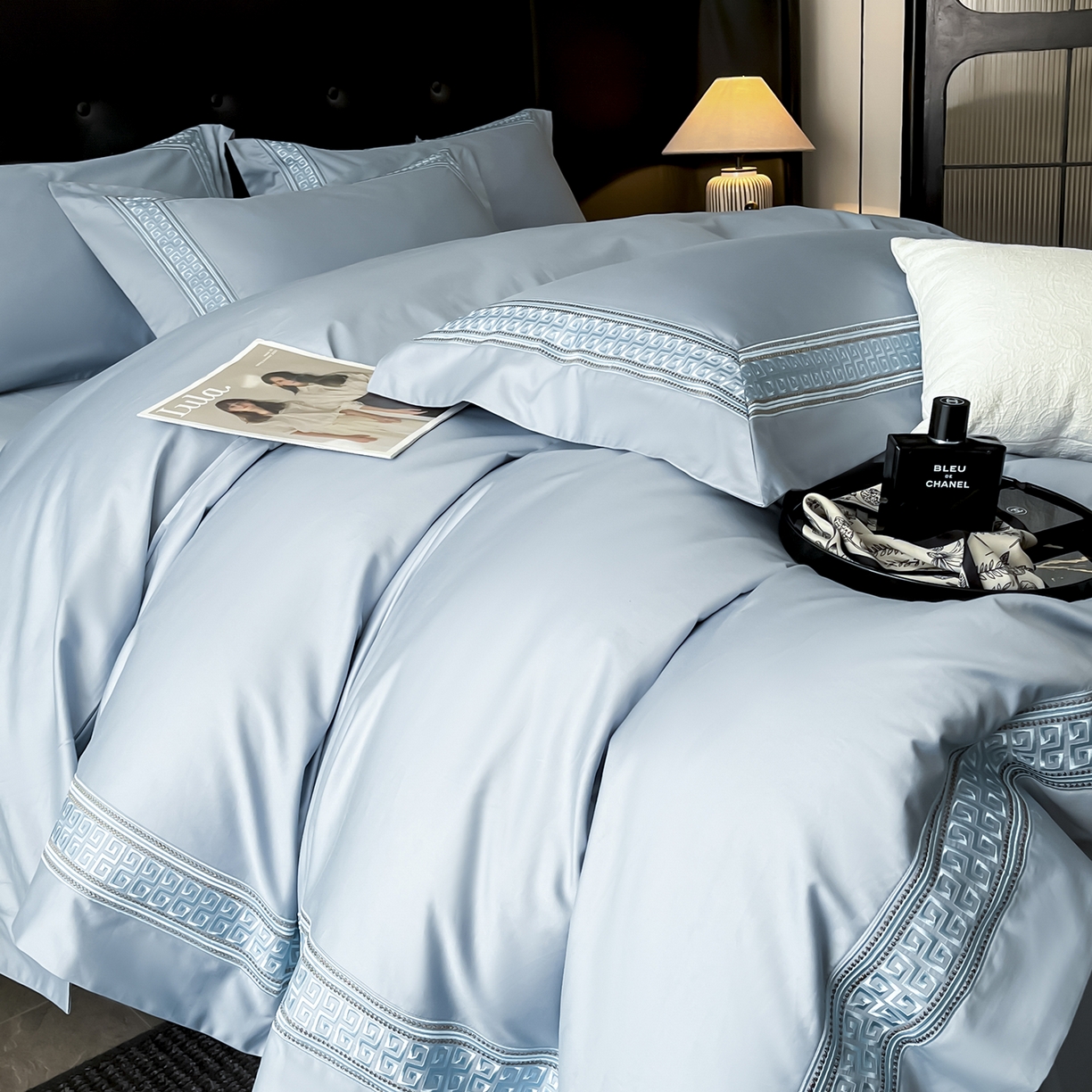 91家纺网 家纺一手货源 找家纺 置顶家纺 2025新款简希亲肤重工刺绣系列四件套 简希-天空蓝