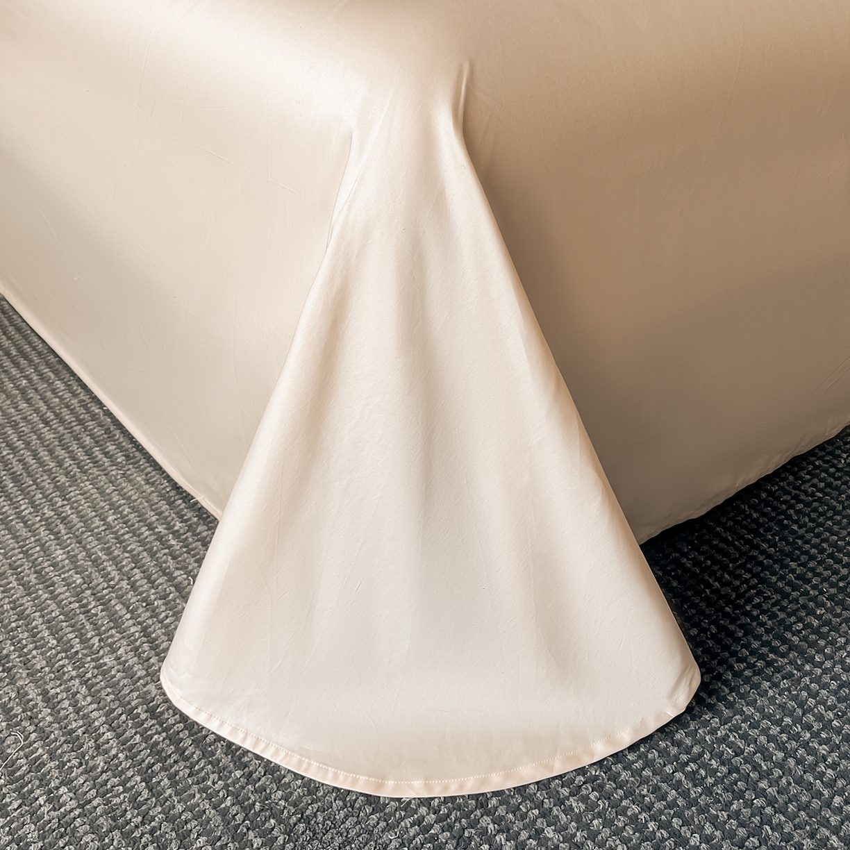 91家纺网 家纺一手货源 找家纺 置顶家纺 2025新款简希亲肤重工刺绣系列四件套 简希-浅香槟