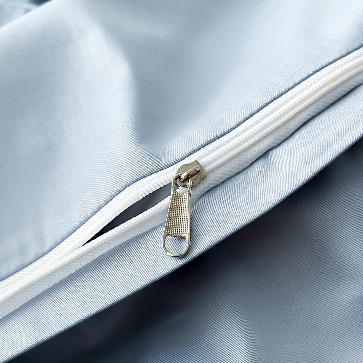 91家纺网 家纺一手货源 找家纺 置顶家纺 2025新款简希亲肤重工刺绣系列四件套 简希-天空蓝